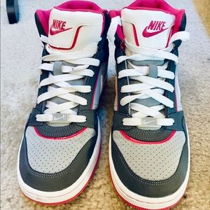 Nike high top grey prestige 3 running shoe